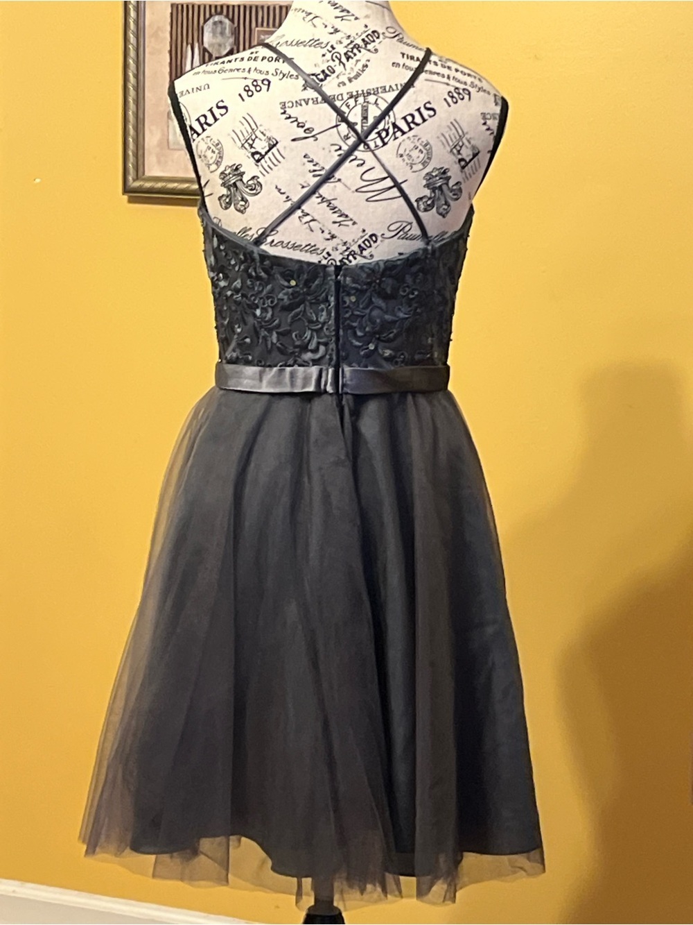 Morilee Madeline Gardner Embroidered Cocktail Dress in Charcoal Sz 8 - Picture 7 of 13